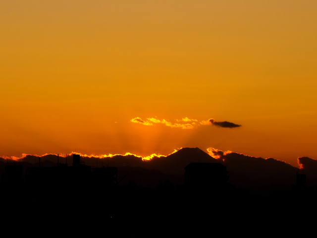 31070587_retouch_tech001_2_1280x960.jpg