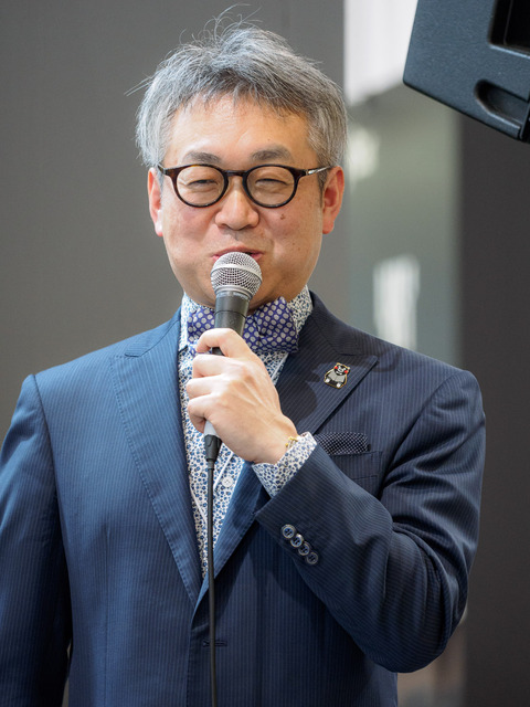 M2288614_CameraRAW_2048.jpg