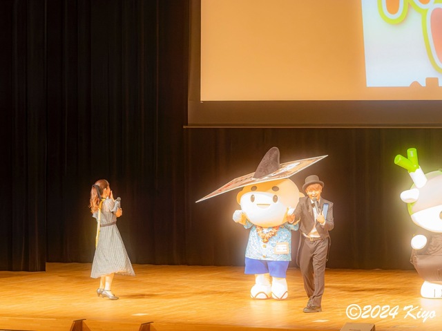 O6292558-ORF_CameraRAW2_signed.jpg