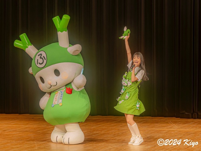 O6292586-ORF_CameraRAW2_signed.jpg