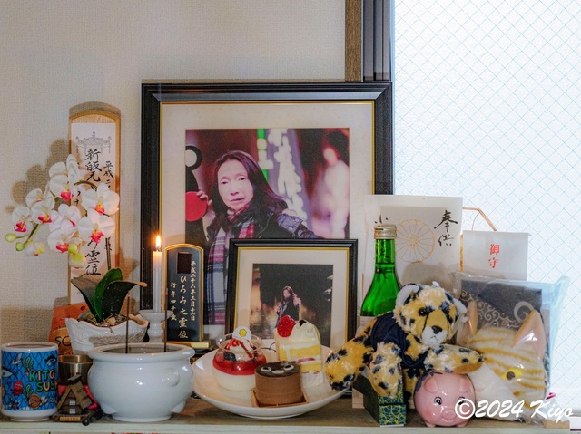 OB110829_CameraRAW2_signed.jpg