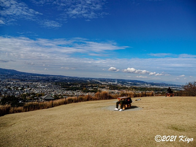 EB292170_CameraRAW_2048_signed.jpg