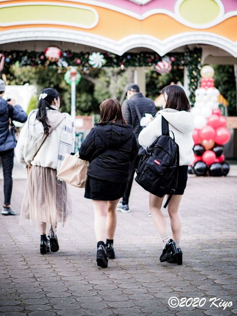 EC151159_CameraRAW_2048_2048x1536_signed.jpg