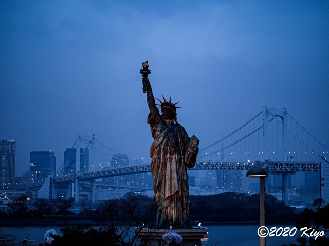 EC221675_CameraRAW_2048_2048x1536_signed.jpg