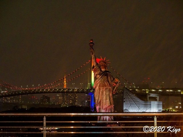 EC221744_CameraRAW_2048_2048x1536_signed.jpg